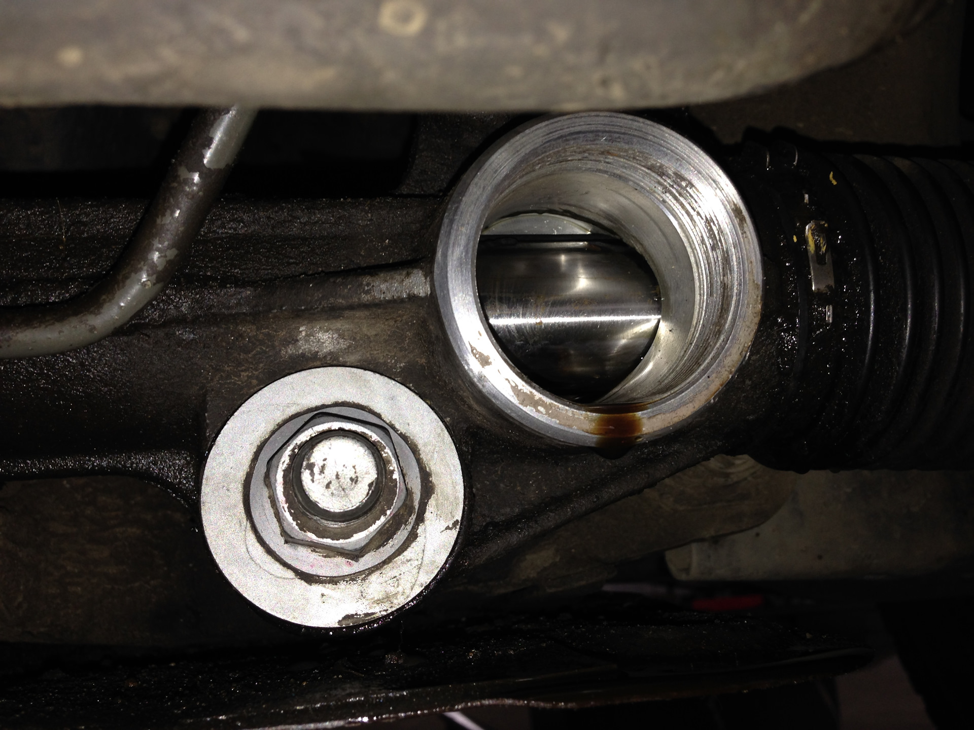 Втулки рулевой рейки nissan qashqai 2014. Logan втулка ролика натяжителя. Каретка для велосипеда стелс. Как открутить втулку. Втулка рулевой рейки prado 120.