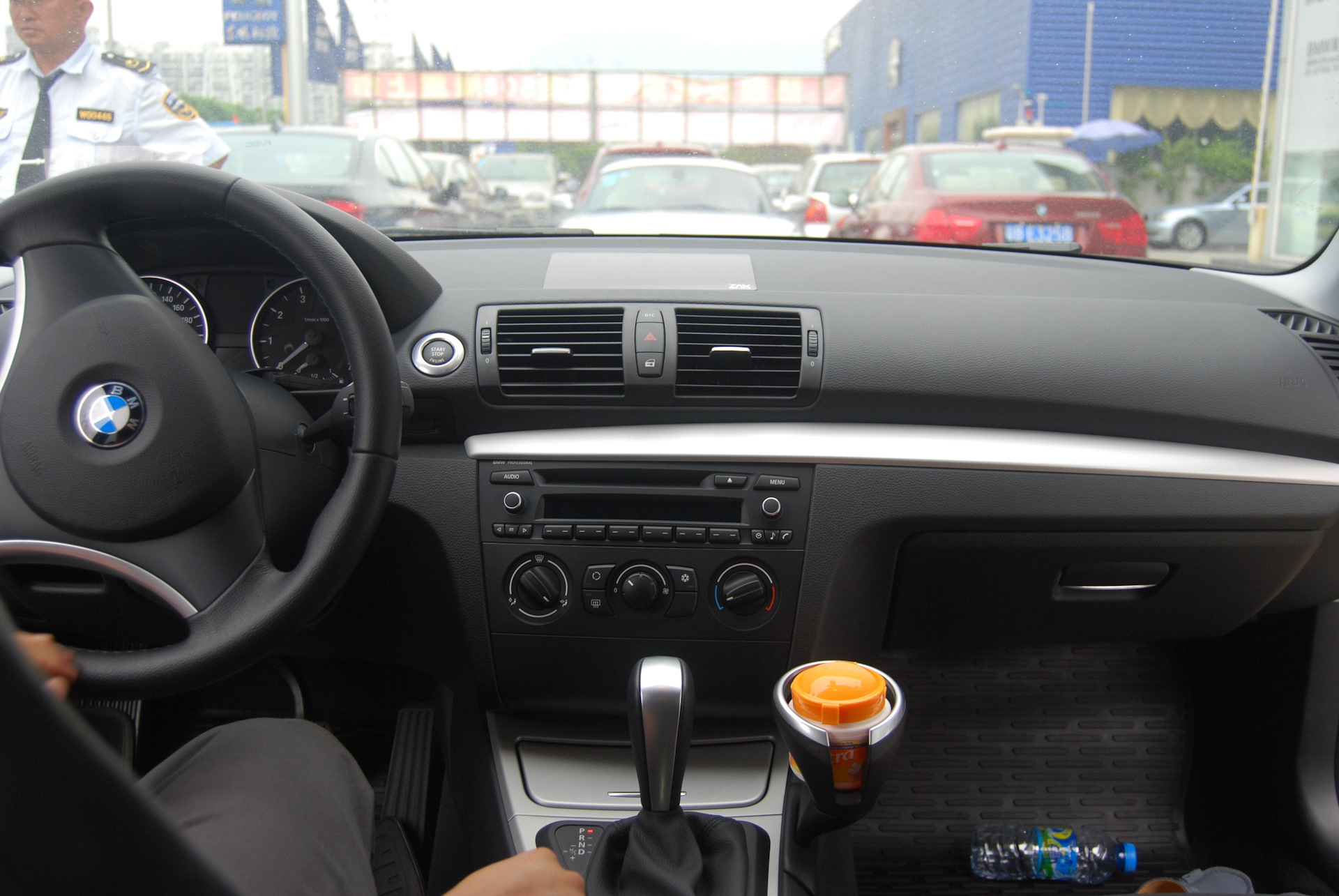 Как снять магнитолу бмв е87 Попытка ремонта - BMW 1 series (E81/E87), 2 л, 2011 года своими руками DRIVE2