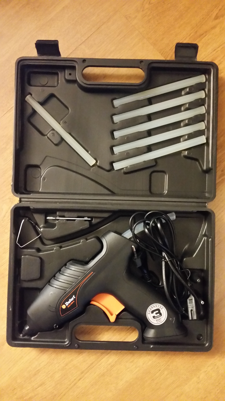 Клеевой пистолет нужная вещь! — Skoda Superb Mk3