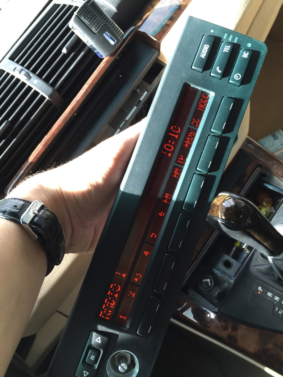 BMW X5 Business CD. Включается на 30 секунд и отключается. Лечение ...