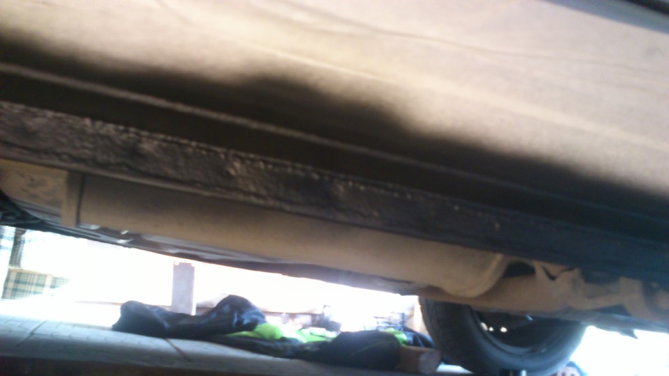 Решил пороги и калёсные арки покрыть антигравием — Honda Fit (1G), 1,3 ...