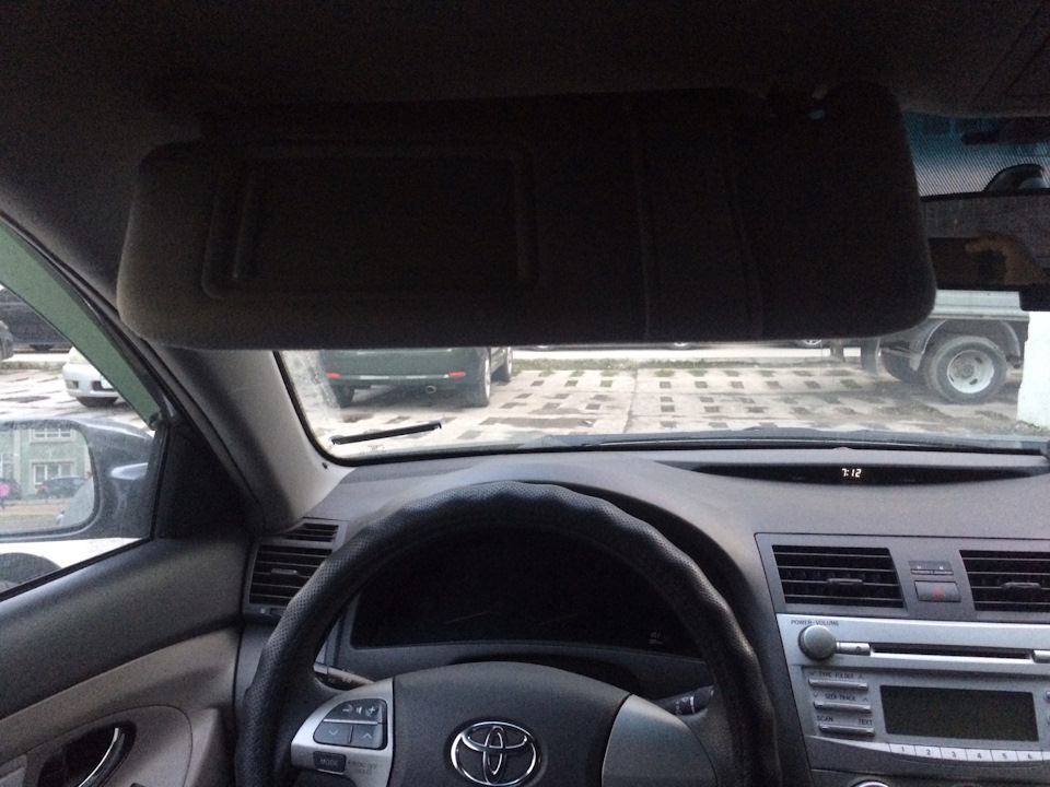 Ребята Help! Козырек не держится — Toyota Camry (XV40), 2,5 л, 2009 ...