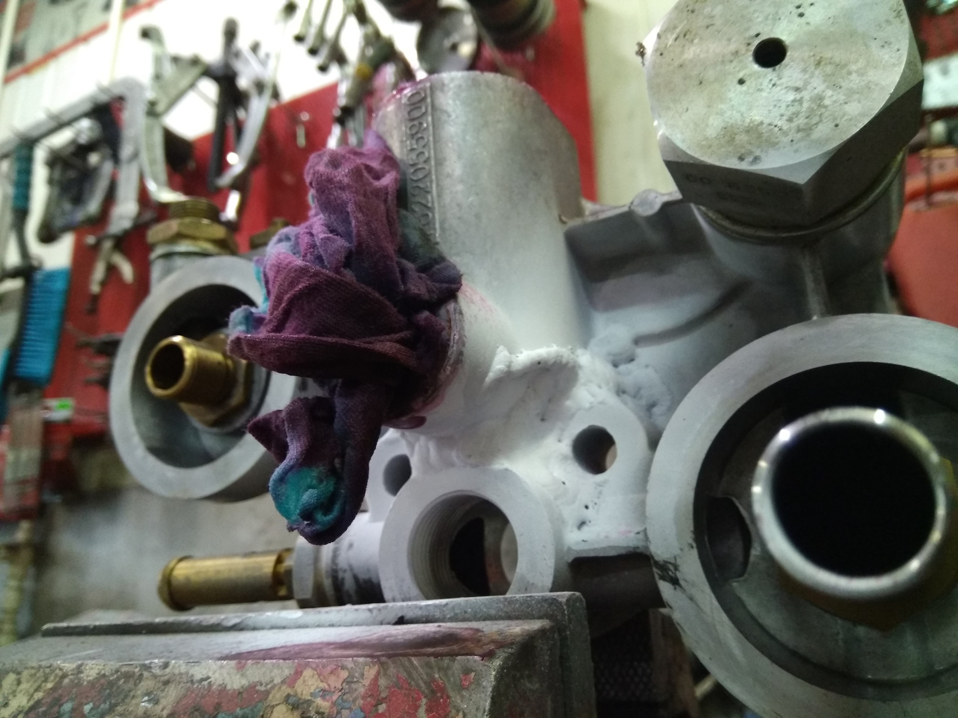 Ремонт(сварка) алюминиевого редуктора промышленного компрессора ...