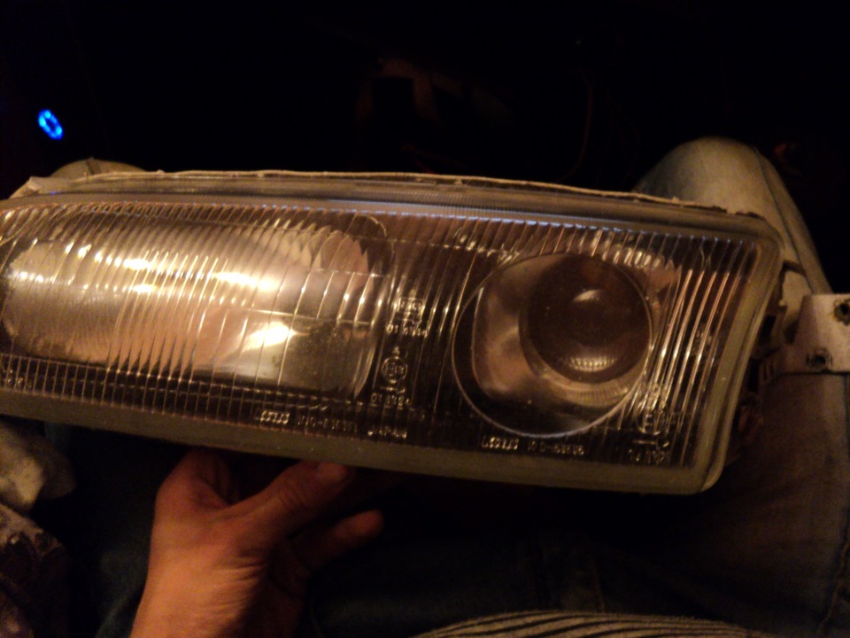 ангельские глазки на фары и покраска обводки отражателя. — Mazda 626 IV ...