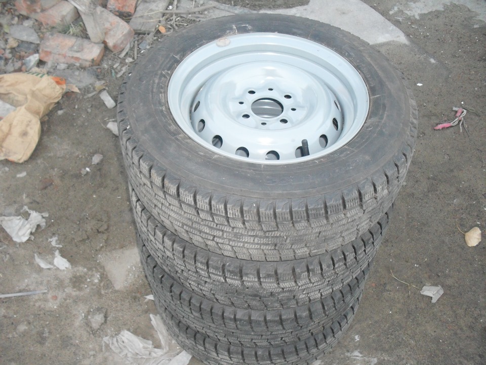 Резина 165 80 r13. Уралшина беркут с-133. Lassa 175/70/13 зима. Зимняя резина ваз 2106. Резина снежинка r13 2106.