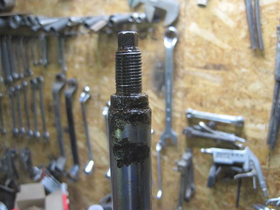 шток вверху чуть потрепало, них страшного ПОХОДИТЬ — Daewoo Leganza