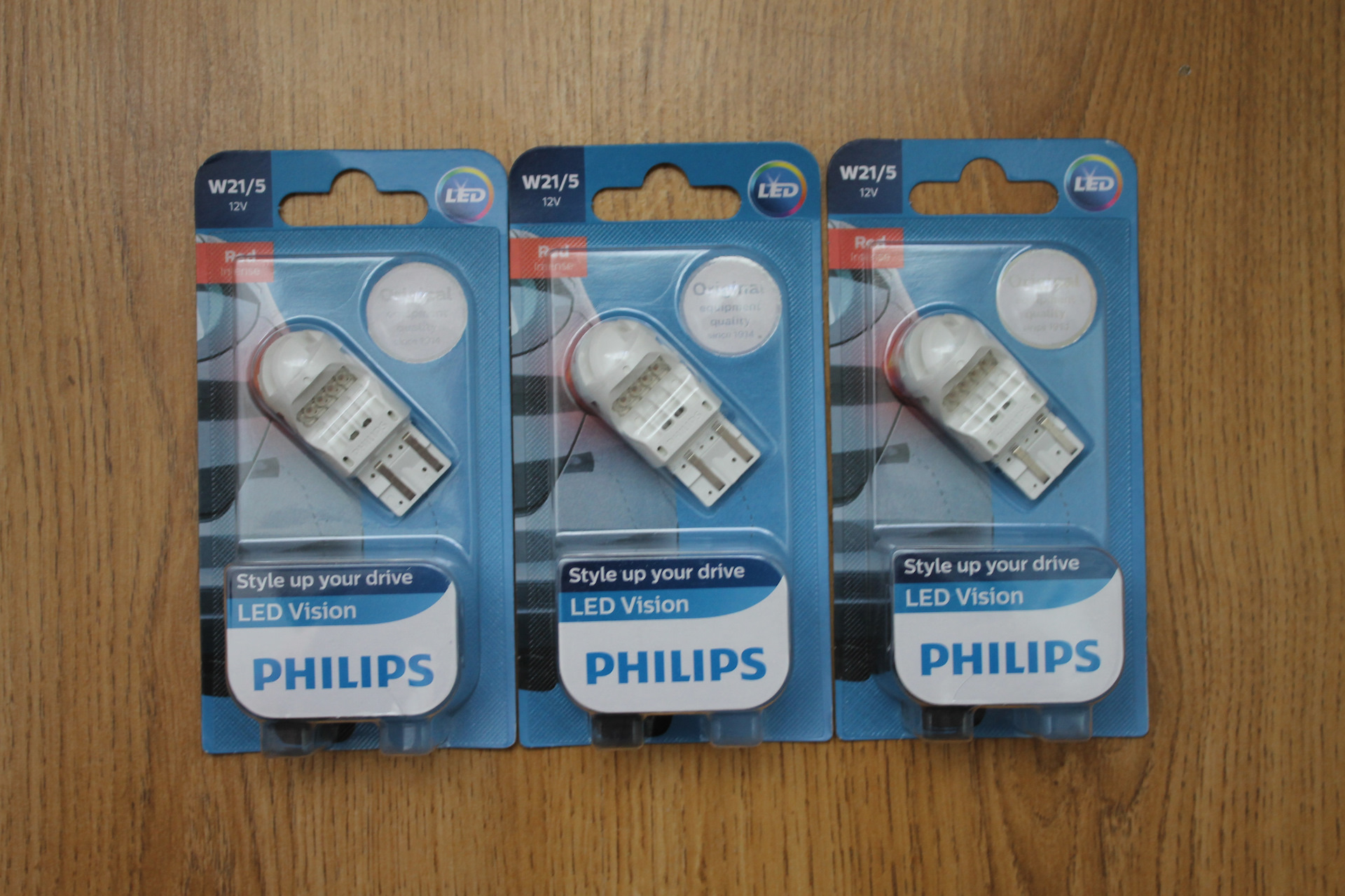 Филипс диодные. Philips led 21/5w. Philips w21/5w led. Philips-12835redb1. Лампа светодиодная p21/5w Philips led Vision (красная).