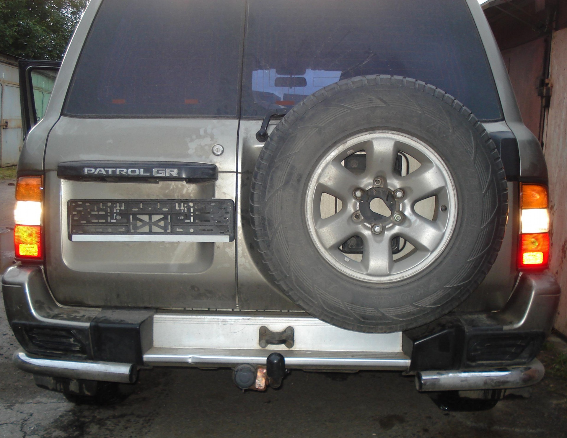 Фото в бортжурнале Nissan Patrol GR II (Y61)