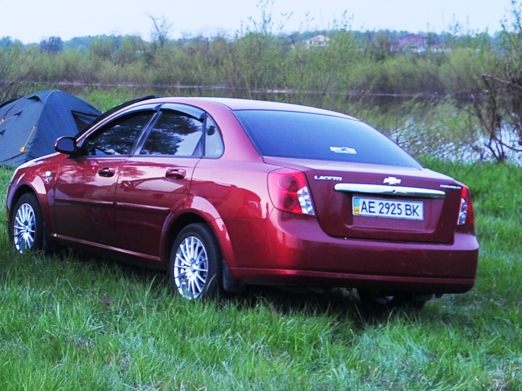 Chevrolet Lacetti Red заднее стекло