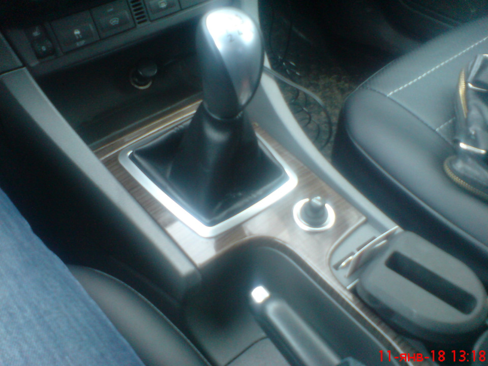 установка подлокотника рестайл — Ford Focus Sedan II, 2 л, 2007 года ...