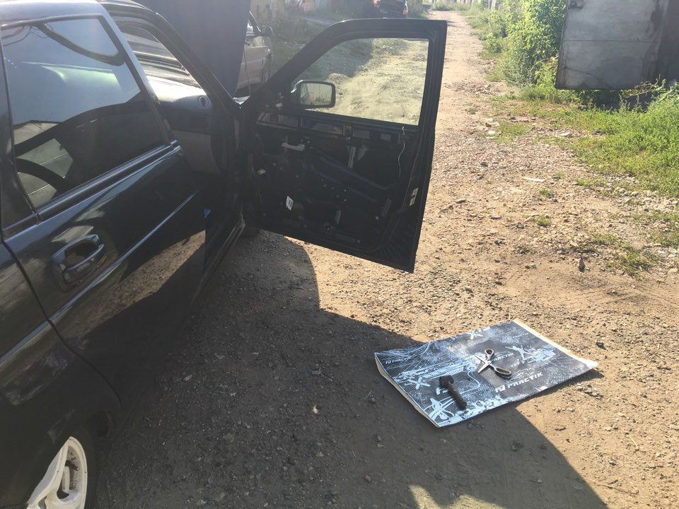 Тишина в машине на вес золота) — Lada Приора хэтчбек, 1,7 л, 2008 года ...