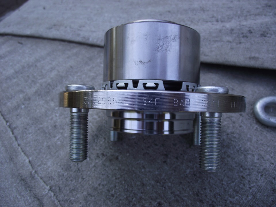 гудит, передний левый, ступичный подшипник — Smart forfour (1G), 1,5 л ...