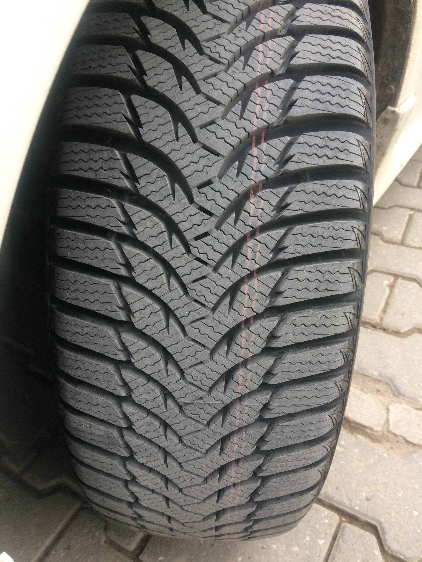 Kumho wintercraft. Кумхо wp51. Kumho WINTERCRAFT 51. R14. Kumho WINTERCRAFT wp51. Kumho 175/70/13 t 82 wp-51.