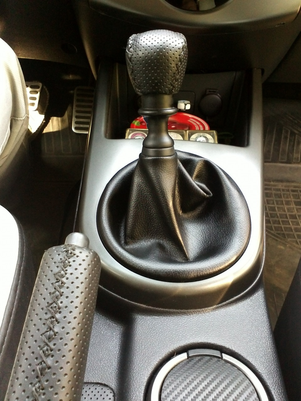 Ручка МКПП в кожзам. — KIA Cerato (2G), 1,6 л, 2010 года | стайлинг ...