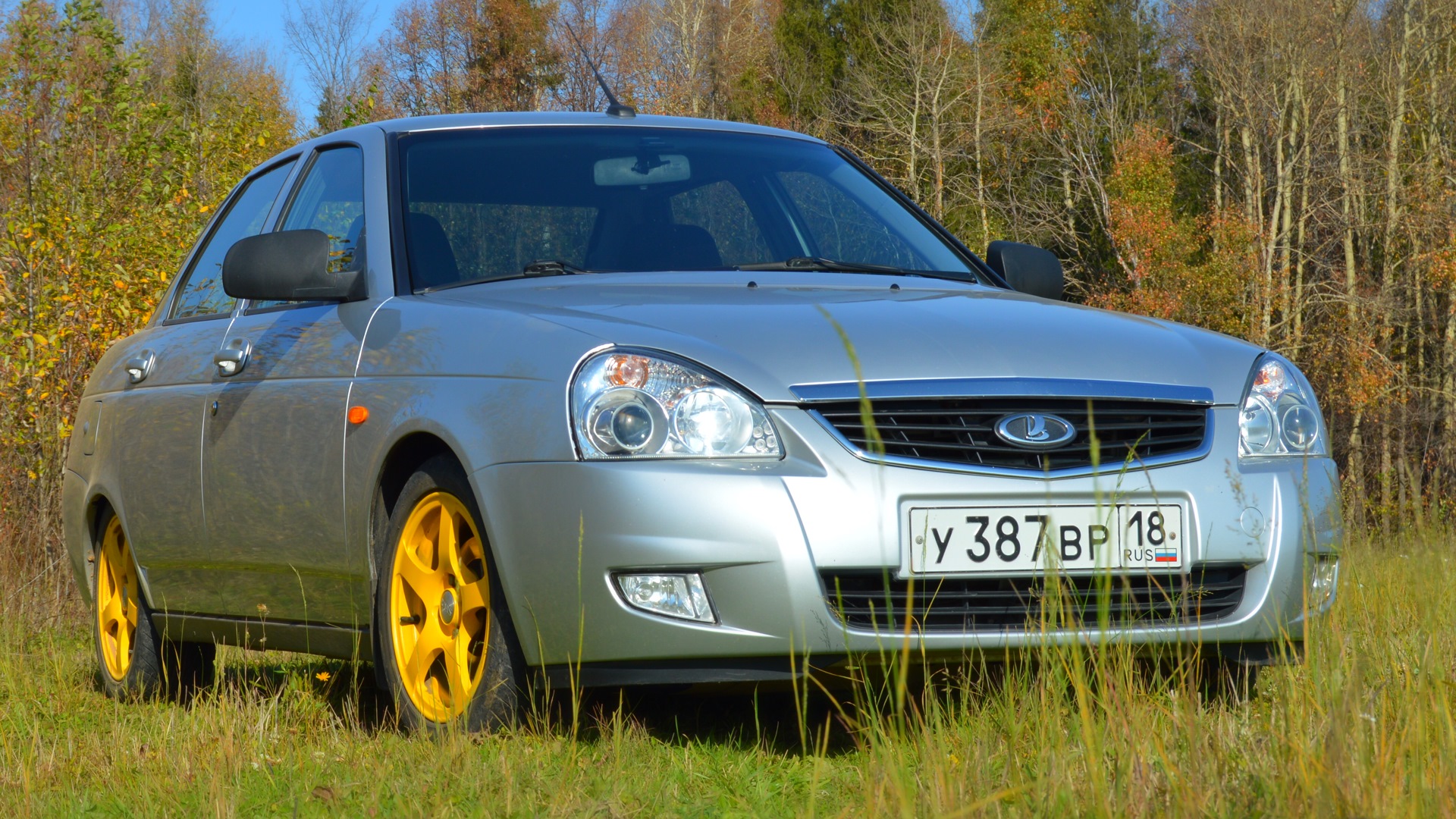 Lada Priora Coupe оранжевая