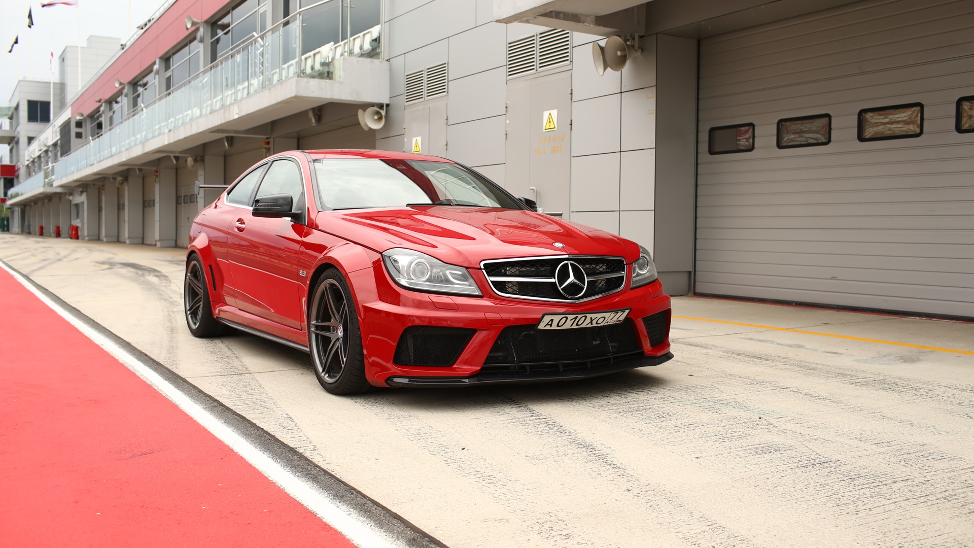 Mercedes-Benz C 63 AMG (W204) 6.2 бензиновый 2013 | Шаровая молния на DRIVE2