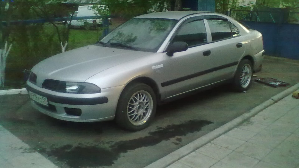 Mitsubishi carisma 1 8