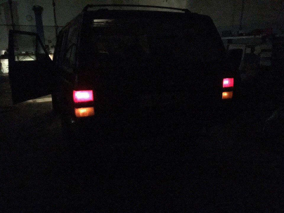 проверил как светят диоды в габаритах, ну и переобулся… — Jeep Cherokee ...