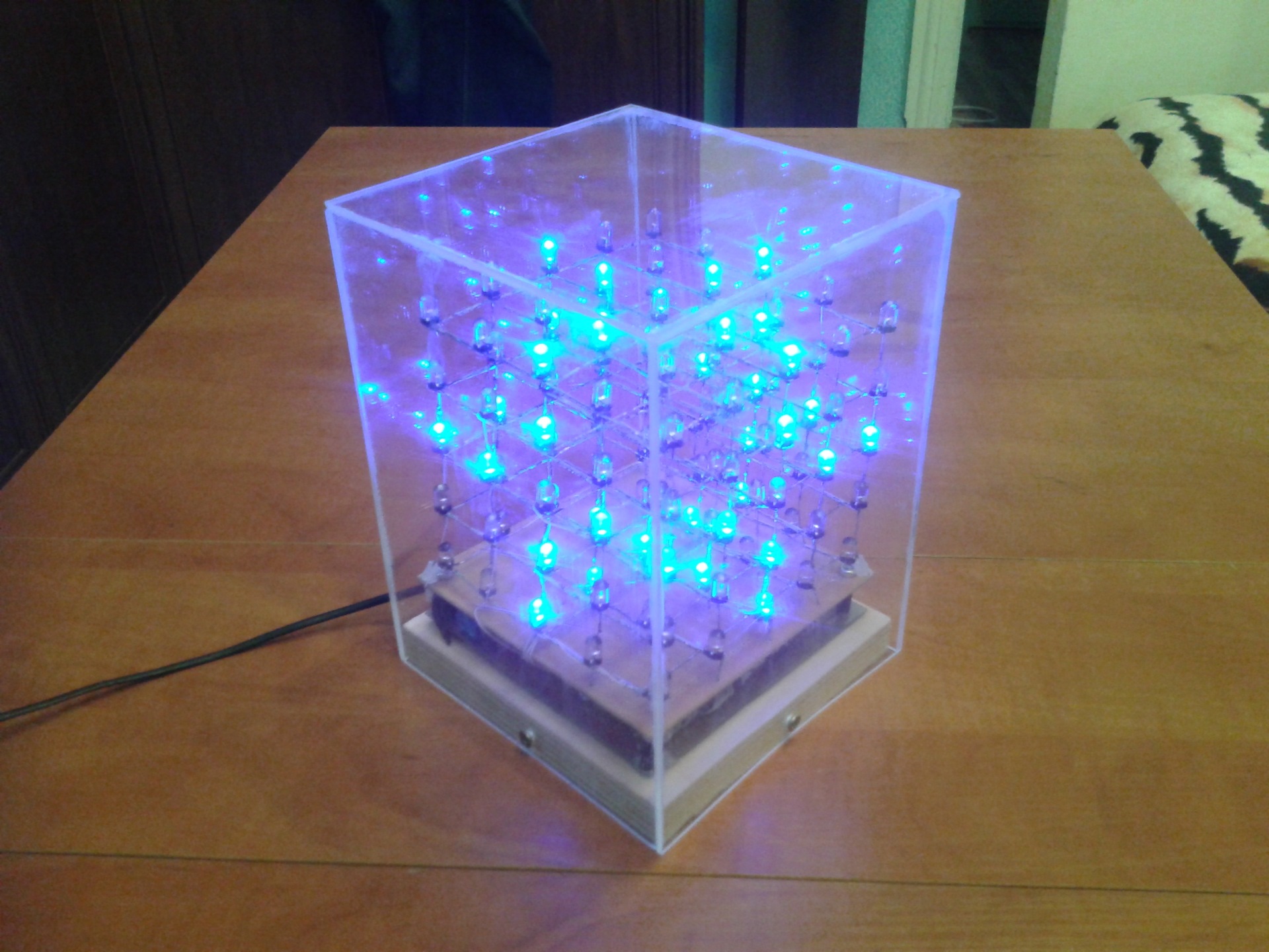 Cube 16. Светодиодный куб 16х16х16. Куб из светодиодов 16х16х16. Лэд куб 2х2м. Самоделки из светодиодов.