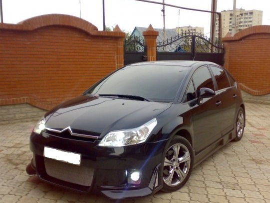 Фото тюнинг ситроен с 4 купе Ну вот и обвесик прикрутили))) - Citroen C4 (1G), 1,6 л, 2010 года тюнинг DRIVE2