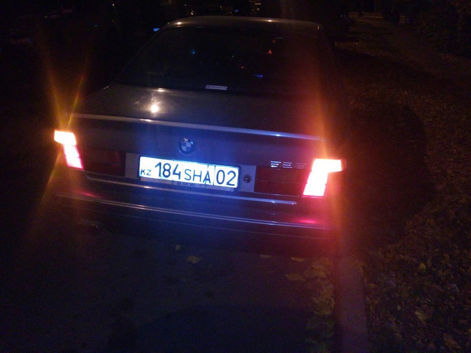 Замена задней фары Hella на Hella — BMW 5 series (E34), 2,5 л, 1991 ...