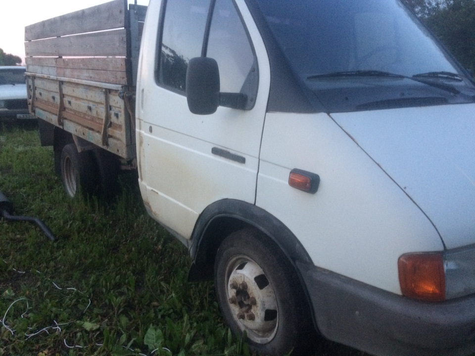 Газель бортовой старого образца