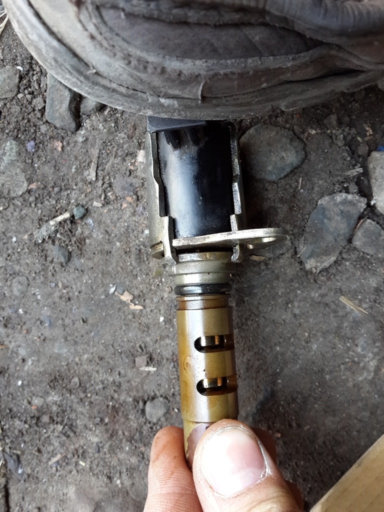 Замена датчика VVTi — Toyota Corolla Spacio (E121), 1,5 л, 2002 года ...