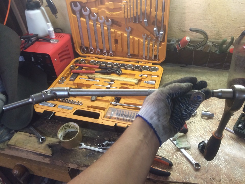 замена верхнего сальника рулевой рейки часть 1 — Nissan Almera II (N16 ...