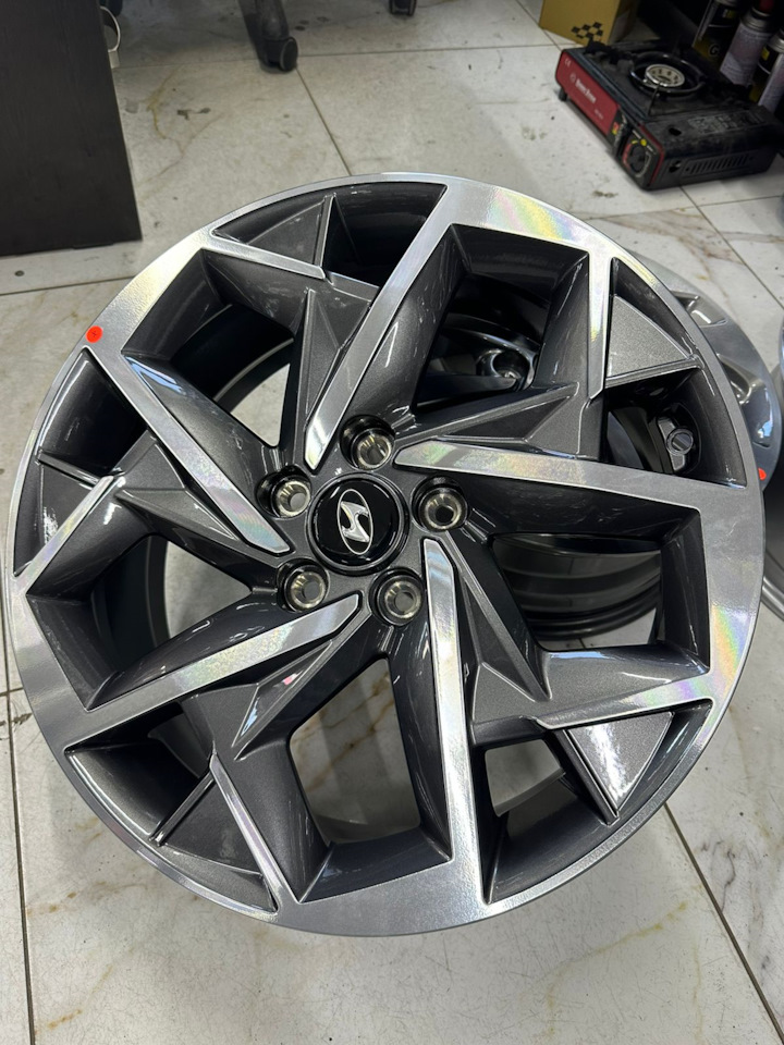 Литые диски Hyundai 7Jx18 ET51 5x114,3 на Hyundai Santa Fe (4G ...