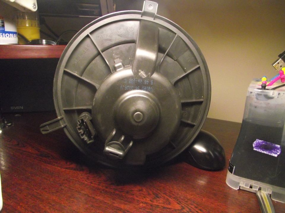 Сверчок в печке — Volkswagen Caddy (3G), 1,9 л, 2008 года | своими ...