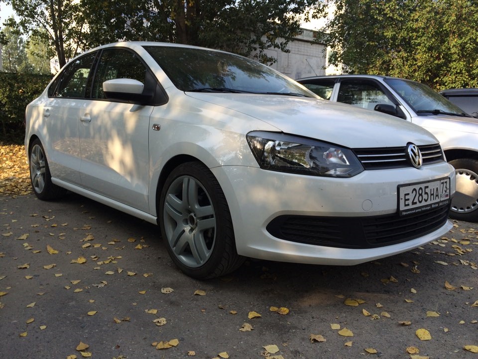 Volkswagen Polo long Beach r17