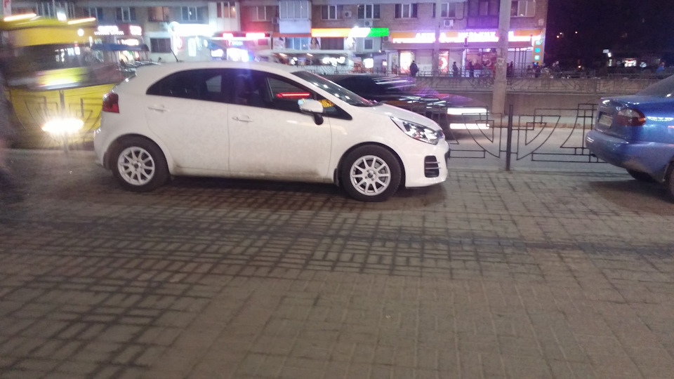 Белые диски в тренде! — KIA Sorento (2G), 2,4 л., 2012 года ...