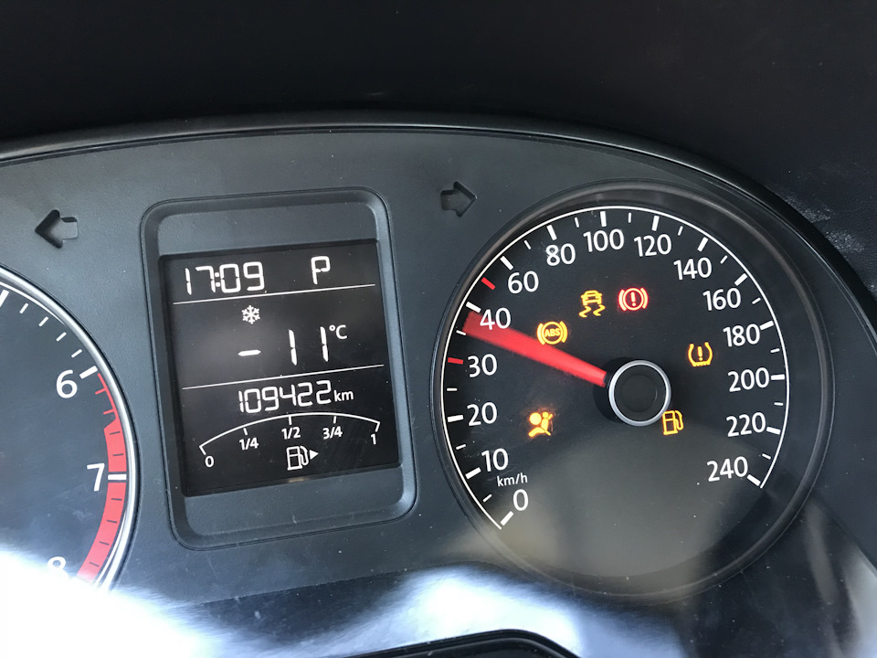 Белая приборная панель поло.. Б/у | 3 000 ₽ в городе Орёл | DRIVE2