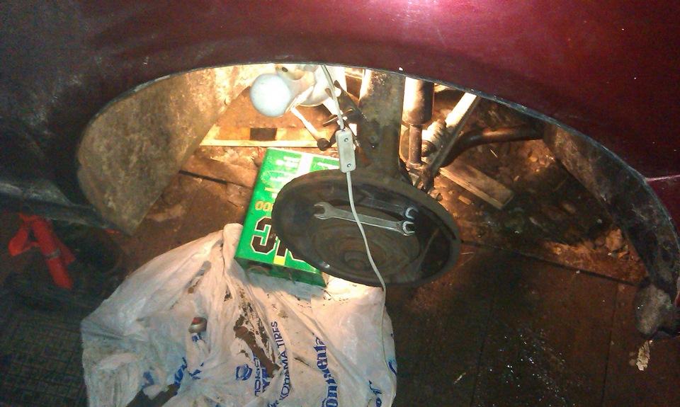 Скрежет при нажатии на педаль тормоза — не беда. — Volkswagen Passat B5 ...