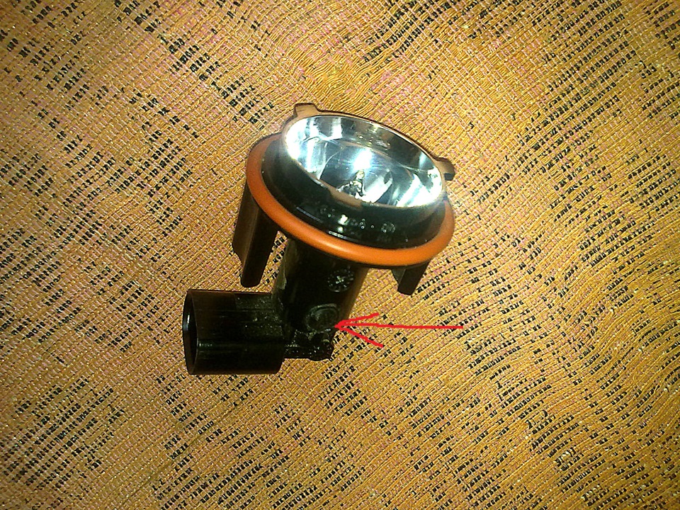 Замена лампочки в ангельских глазках — BMW 5 series (E39), 3,5 л, 2002 ...