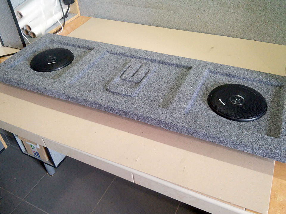 задняя акустическая. заднюю полку для акустики. задняя акустическая. задняя акустика на стене. акустическая задняя полка заз шанс.