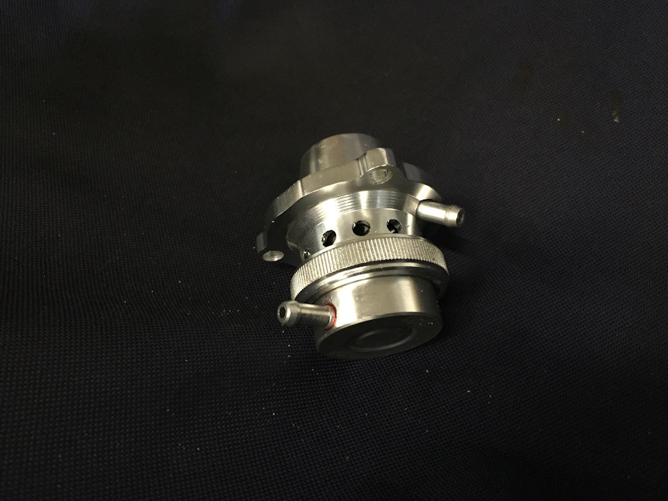 Сам байпас, который устанавливается в штатное место расположения клапана N249 — Skoda Octavia A5 Mk2