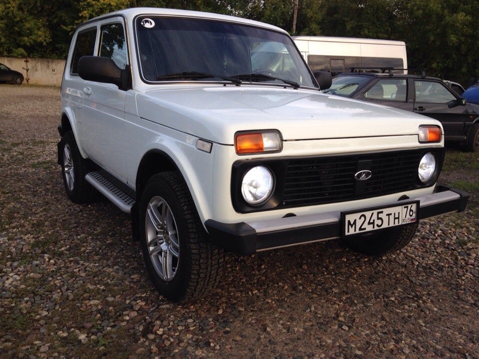 Нива 2006. Lada Niva 2006. Lada Niva Cruiser. Niva 2006 желтая.