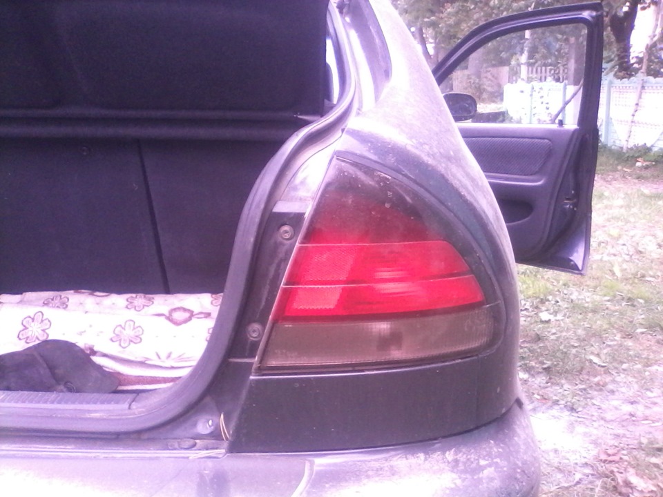 ЗАМЕНА ЛАМПОЧКИ СТОПА — Toyota Corolla (100), 1,6 л, 1993 года ...