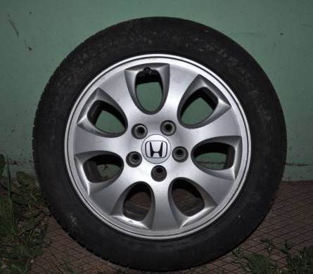Продаю 4 колеса (диски+шины) 205/55/R16 Резина летняя Мишлен Primacy HP ...