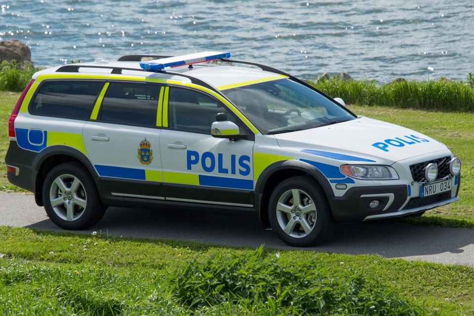 volvo xc70 police