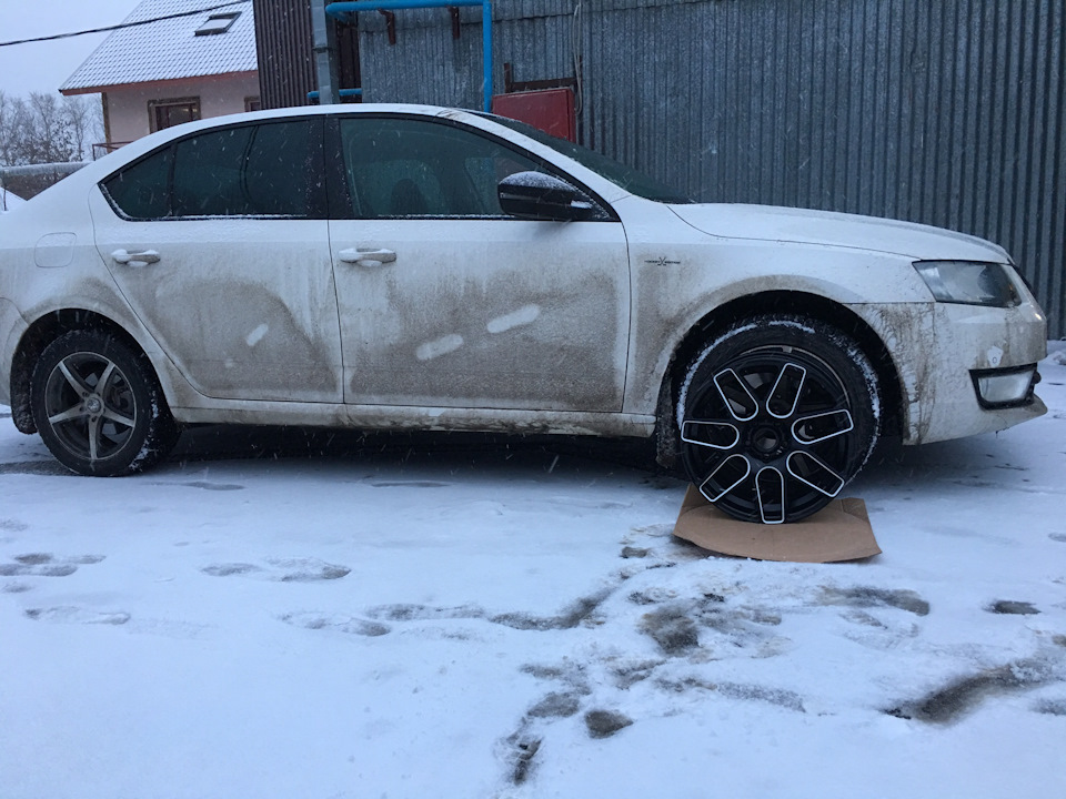 Sakura Wheels 181 в размере R18 P.C.D.112х5 ET38 8,0J DIA73,1 на