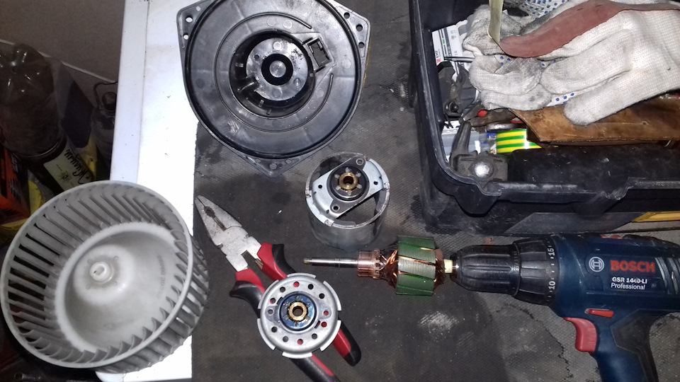 Как снимать моторчик печки кашкай Свист мотора отопителя - Nissan Atlas, 3,2 л, 1994 года своими руками DRIVE2