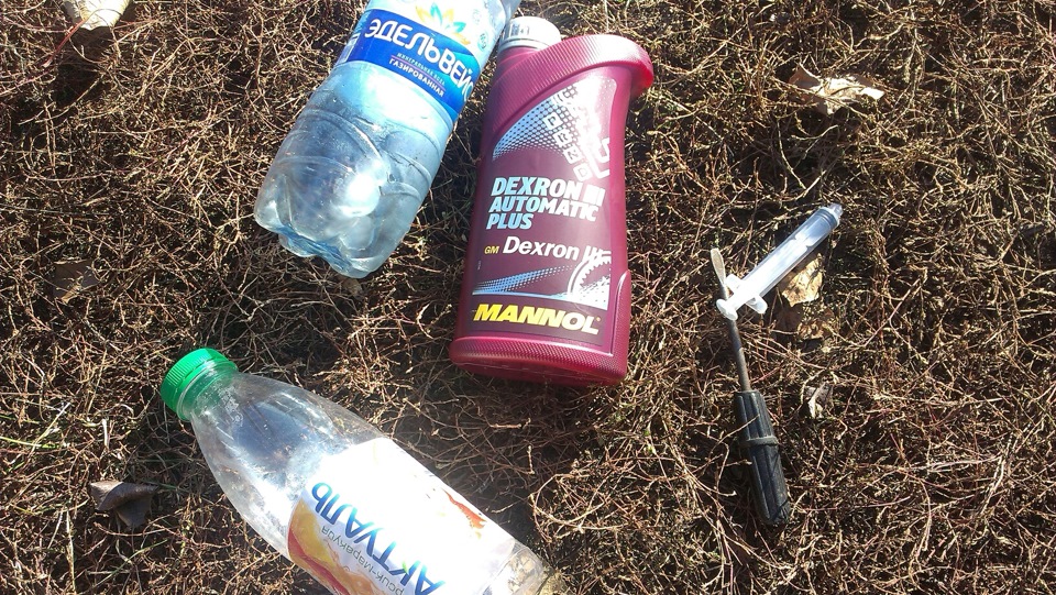 Заменил масло в гуре)ушло где то 800-900 грамм, стоимость 320 рублей ...