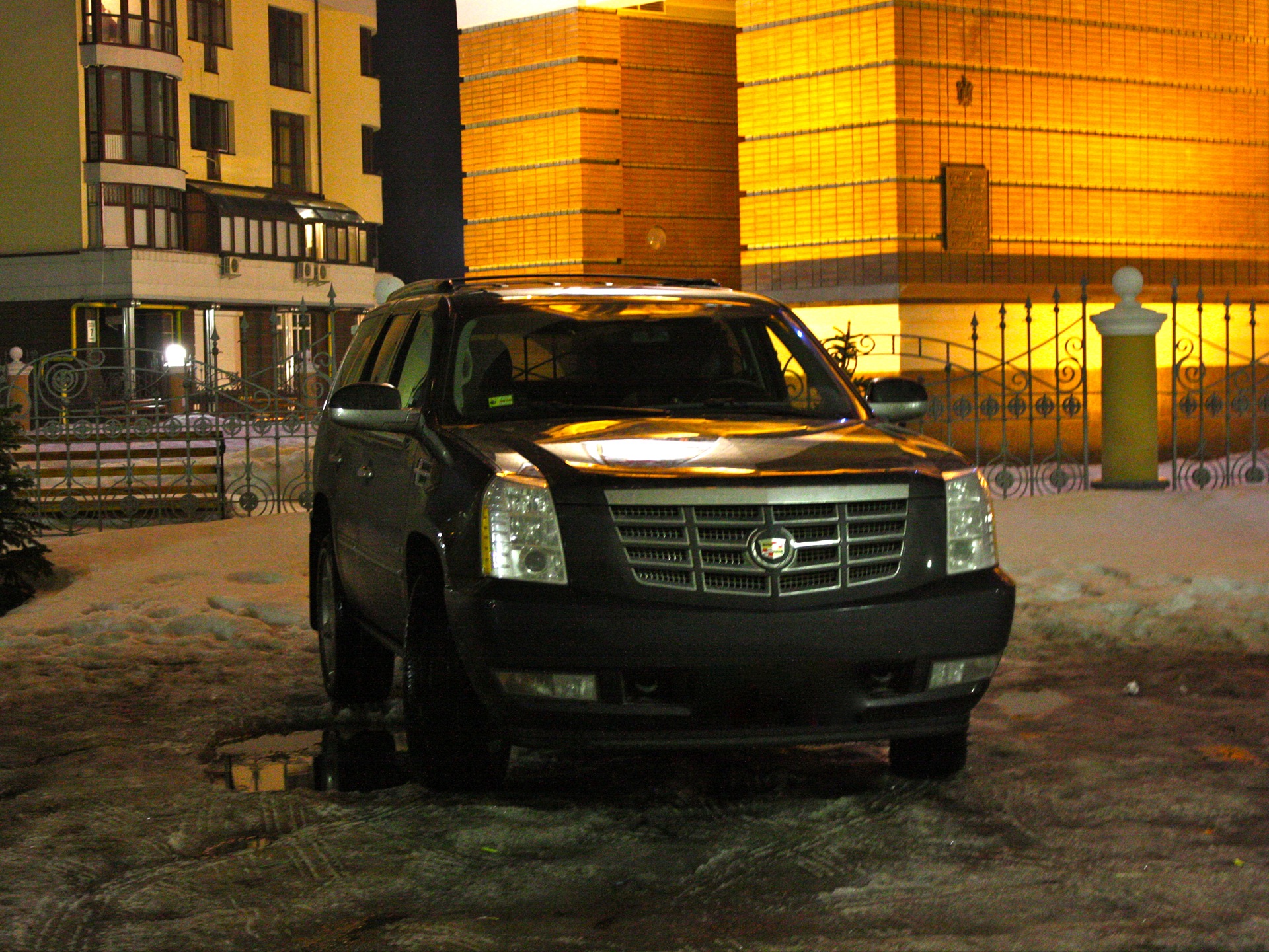 Cadillac Escalade drive2