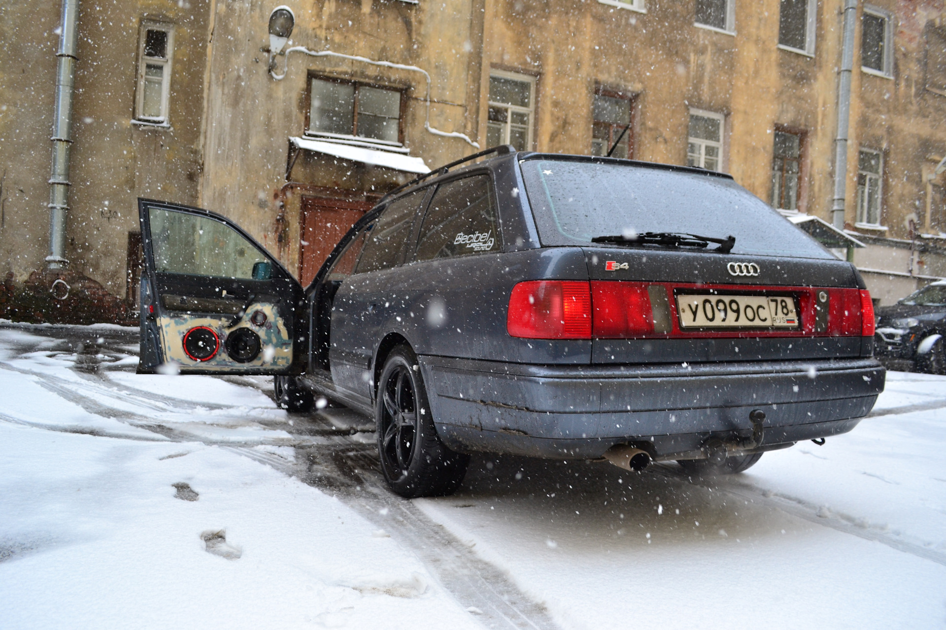 Акустические подиумы. Дверные карты 2x20 — Audi 100 Avant (C4), 2,3 л, 1992  года | автозвук | DRIVE2