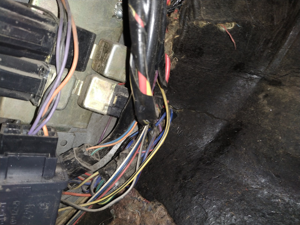 ГАЗ 3102 2003г где находится реле дворников ? — Сообщество «ГАЗ Волга ...