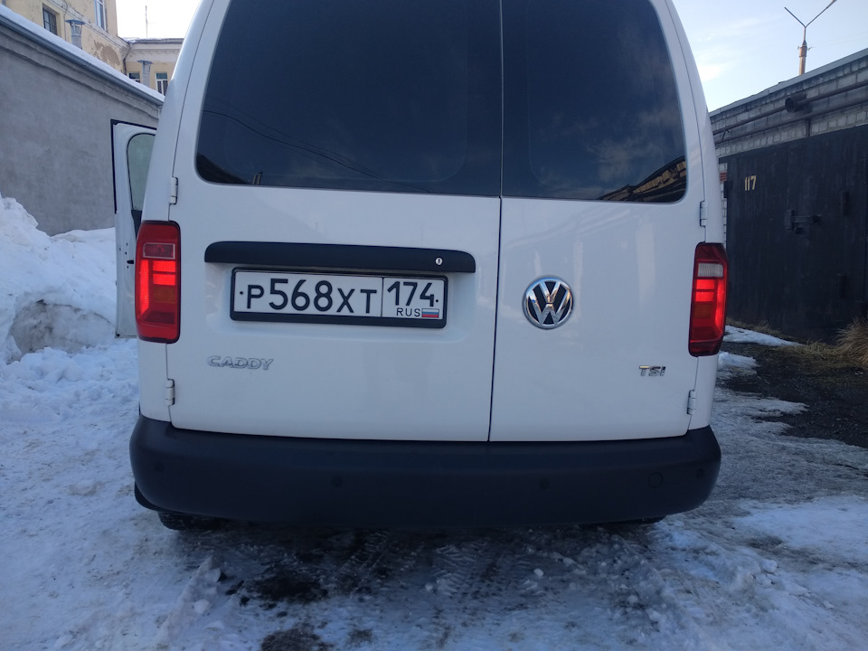 Volkswagen Caddy сзади