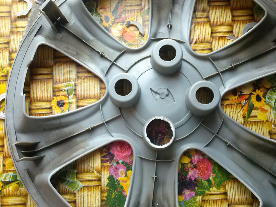 колпаки от соляриса — Geely MK Cross, 1,5 л, 2013 года | аксессуары ...