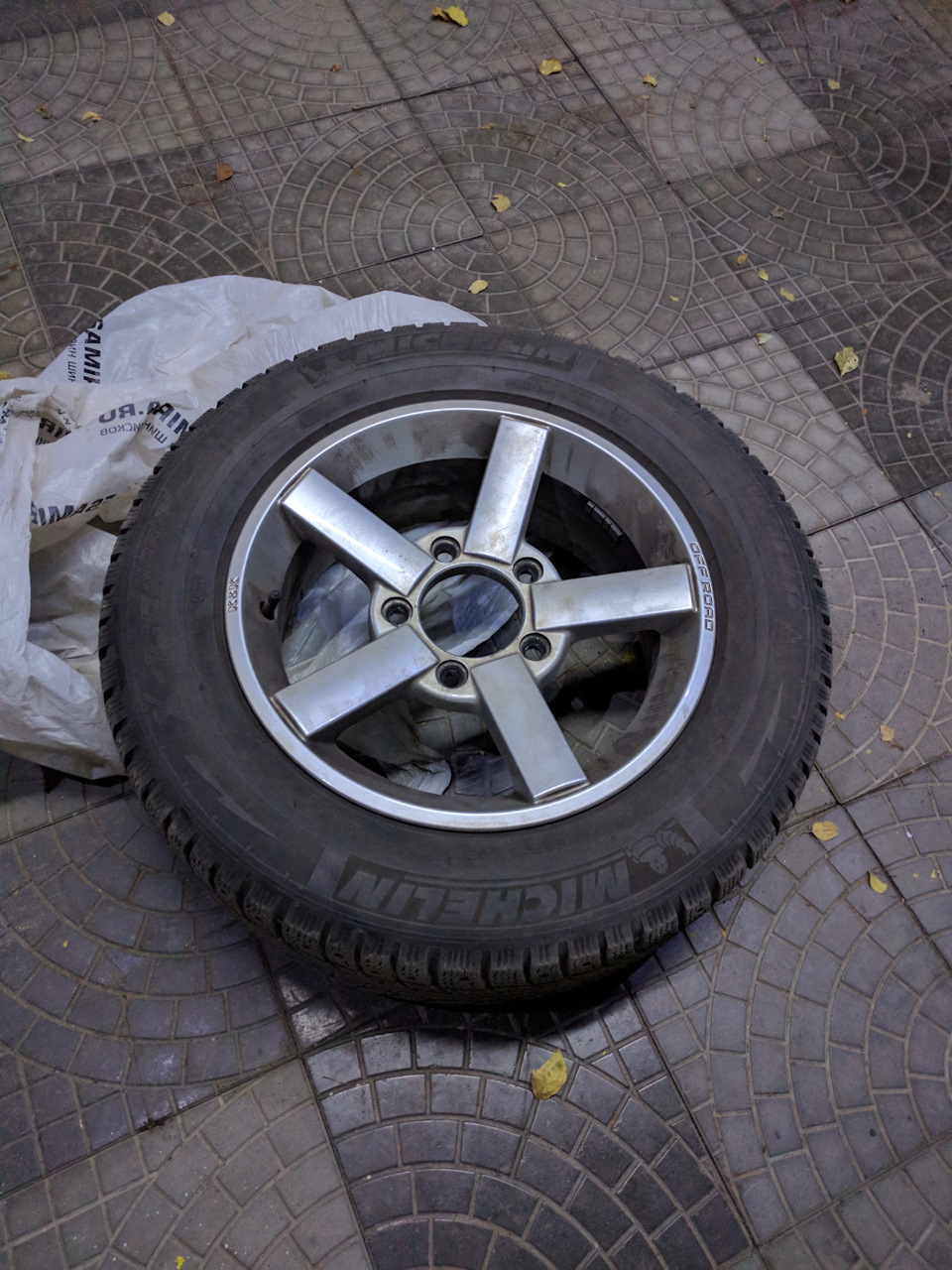 Купил диски с резиной на зиму. — Chevrolet Niva, 1,7 л, 2006 года ...